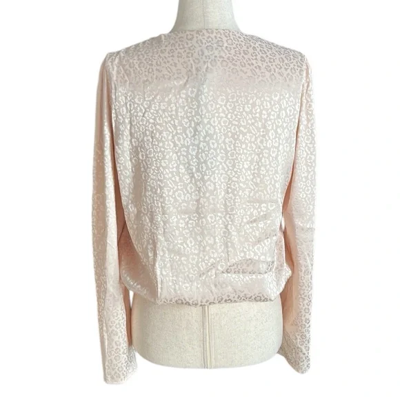 🎈Sincerely Jules Blouse Top Peach Satin Leopard Faux Wrap - Picture 5 of 7